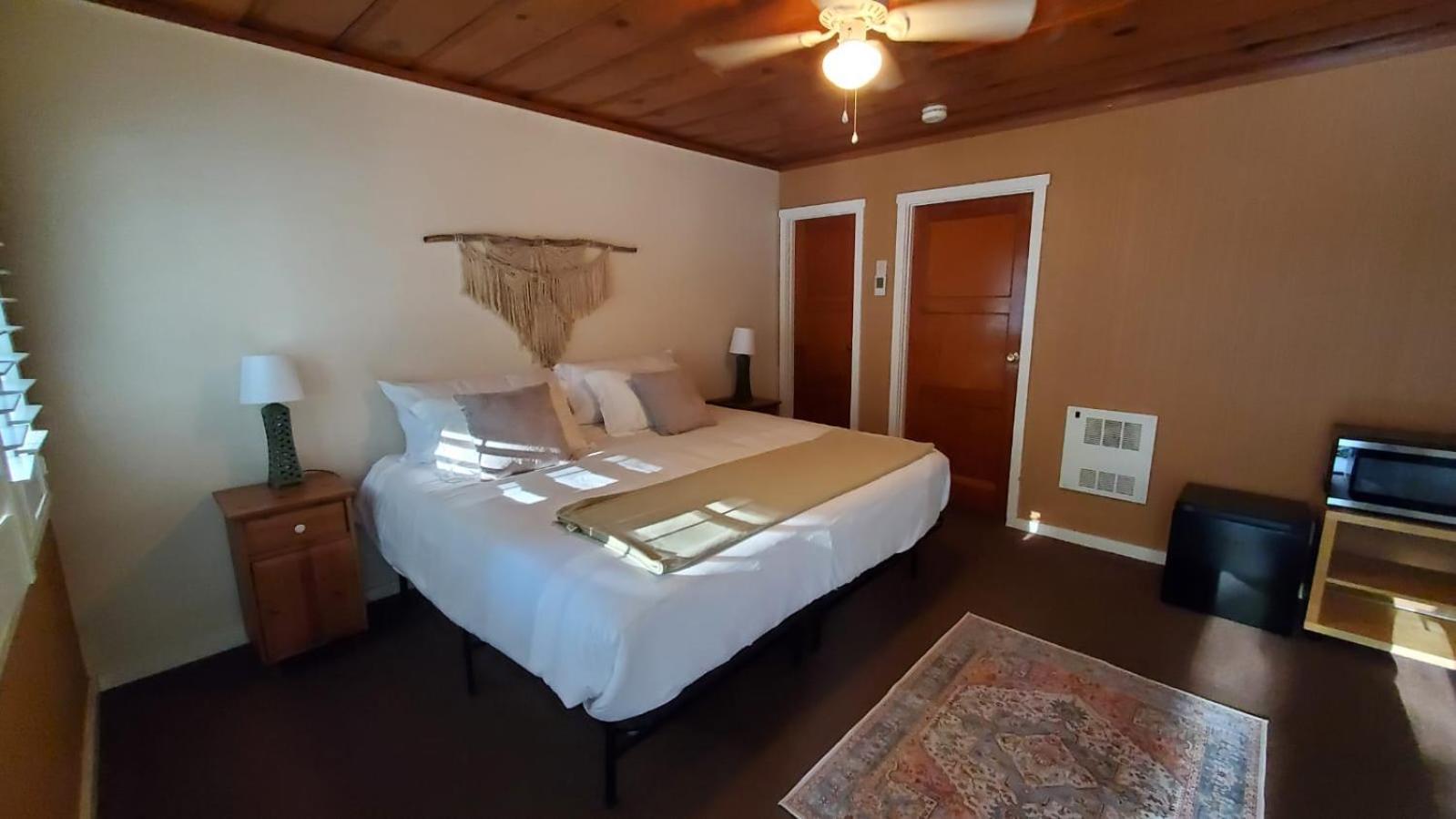 Seven Circles Lodge&Retreat Badger Ngoại thất bức ảnh