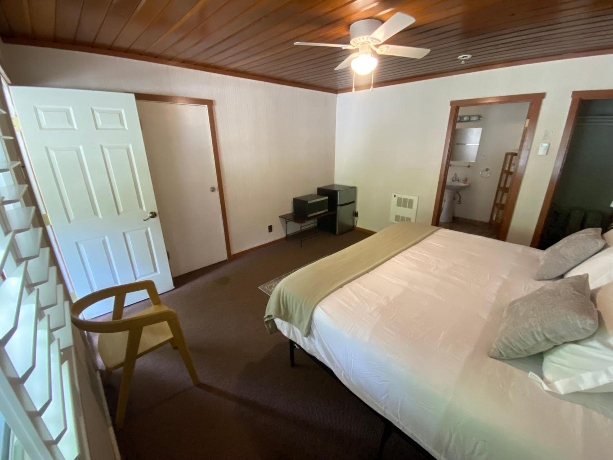 Seven Circles Lodge&Retreat Badger Ngoại thất bức ảnh