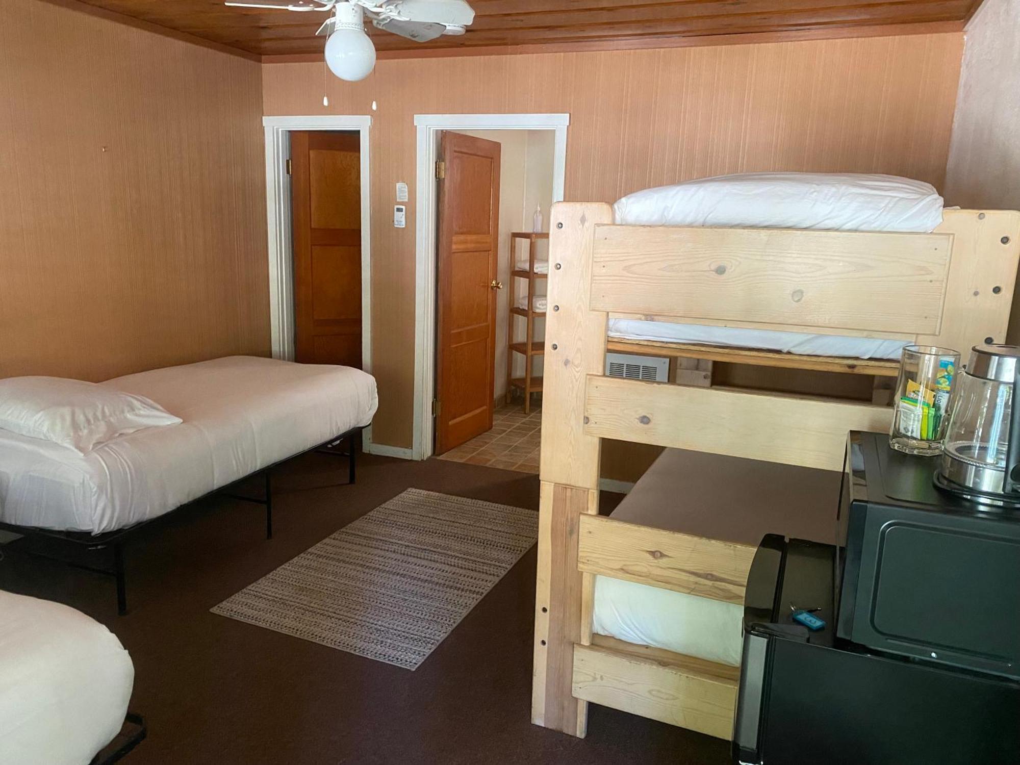 Seven Circles Lodge&Retreat Badger Ngoại thất bức ảnh